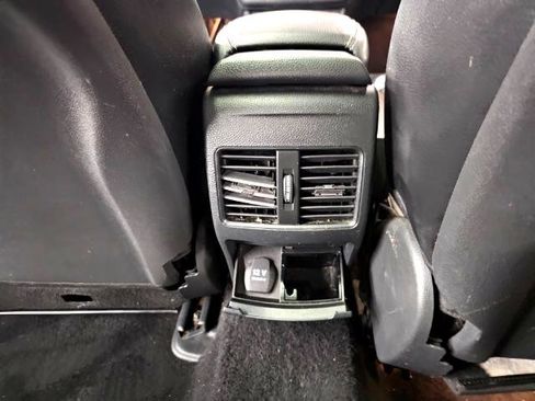 Used 2016 Mercedes-Benz CLA 250 image 32
