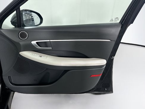 Used 2025 Hyundai Sonata SEL FWD image 31