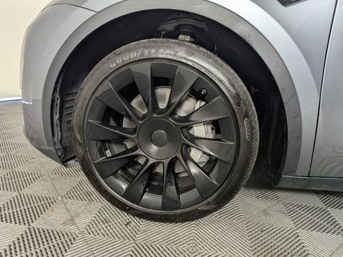 Used 2024 Tesla Model Y Long Range image 9