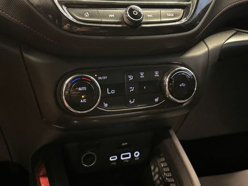 Used 2023 Chevrolet TrailBlazer RS w/ Sun and Liftgate Package FWD image 15