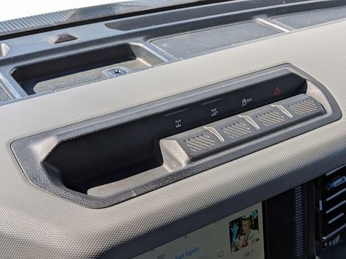 Used 2022 Ford Bronco Black Diamond image 26