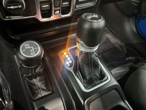 Used 2024 Jeep Wrangler Sport S image 24