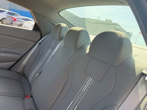 Used 2024 Hyundai Elantra SEL FWD image 18