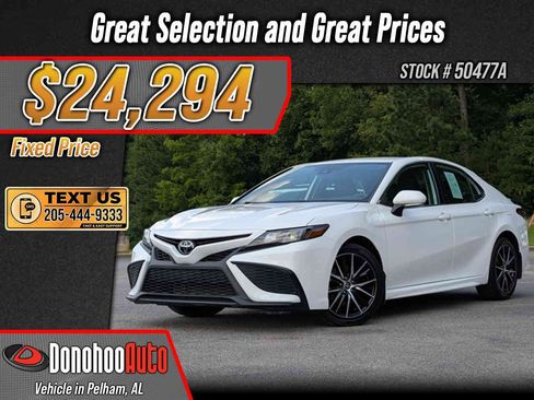 Used 2022 Toyota Camry SE FWD image 1