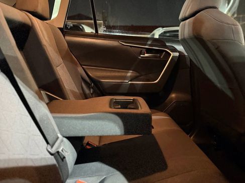 Used 2019 Toyota RAV4 XLE FWD image 10