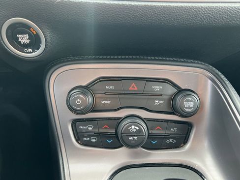 Used 2023 Dodge Challenger SXT image 21