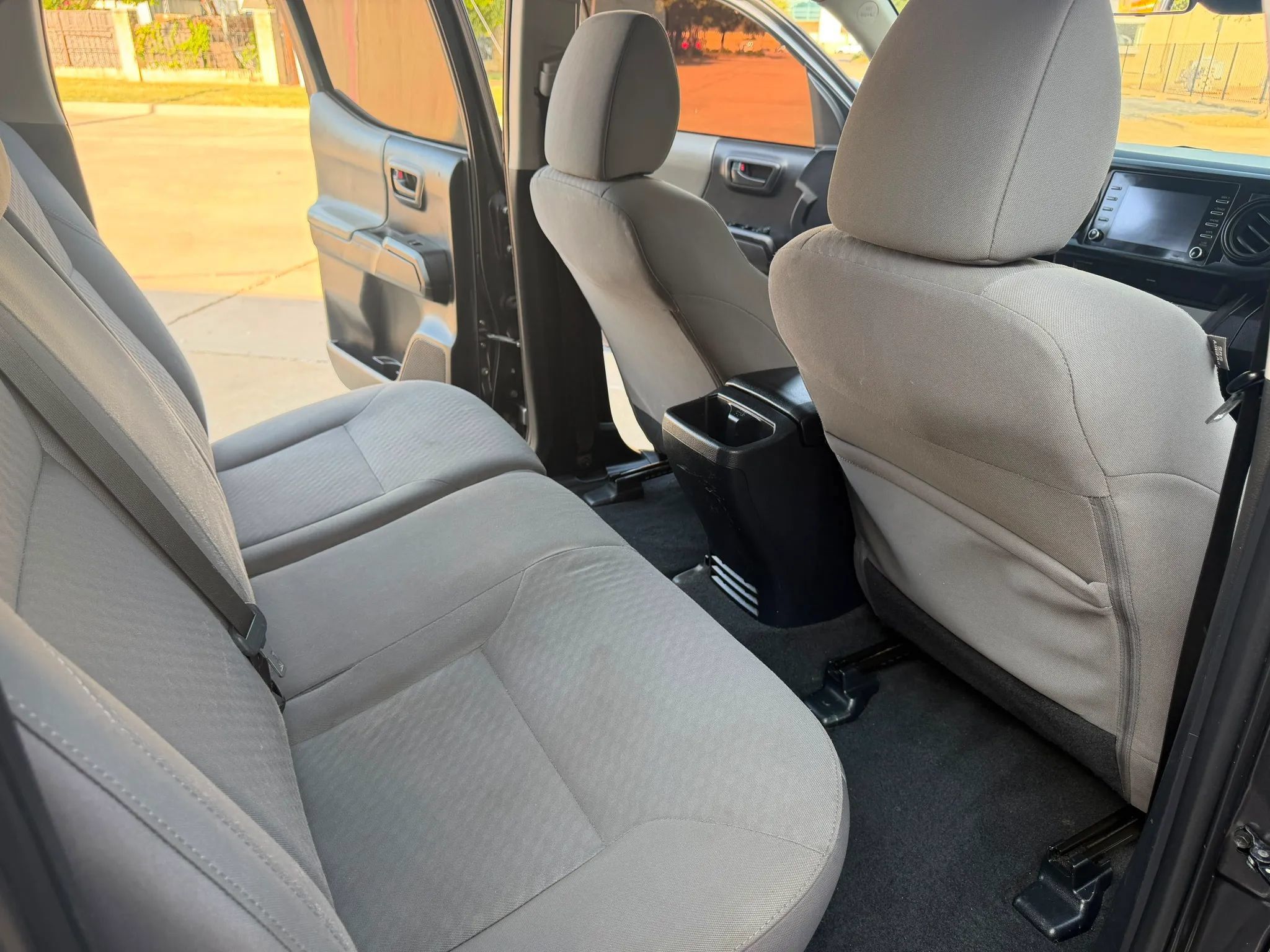 Used 2020 Toyota Tacoma SR w/ SR Convenience Package RWD image 17