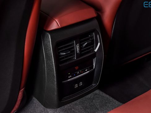 Used 2025 BMW 330i xDrive Sedan w/ M Sport Package image 19