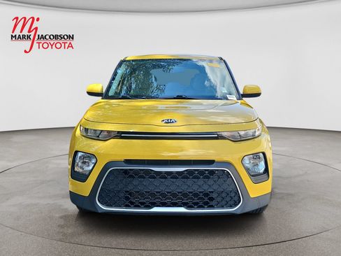Used 2020 Kia Soul LX FWD image 2