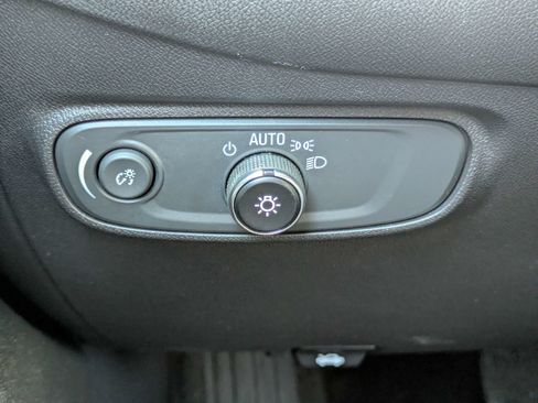 Certified 2024 Chevrolet Equinox LT FWD image 17