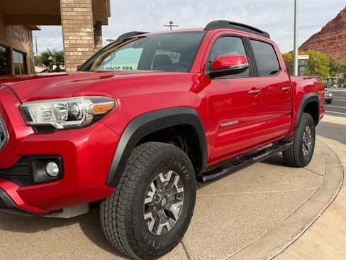 Used 2019 Toyota Tacoma TRD Off-Road image 22