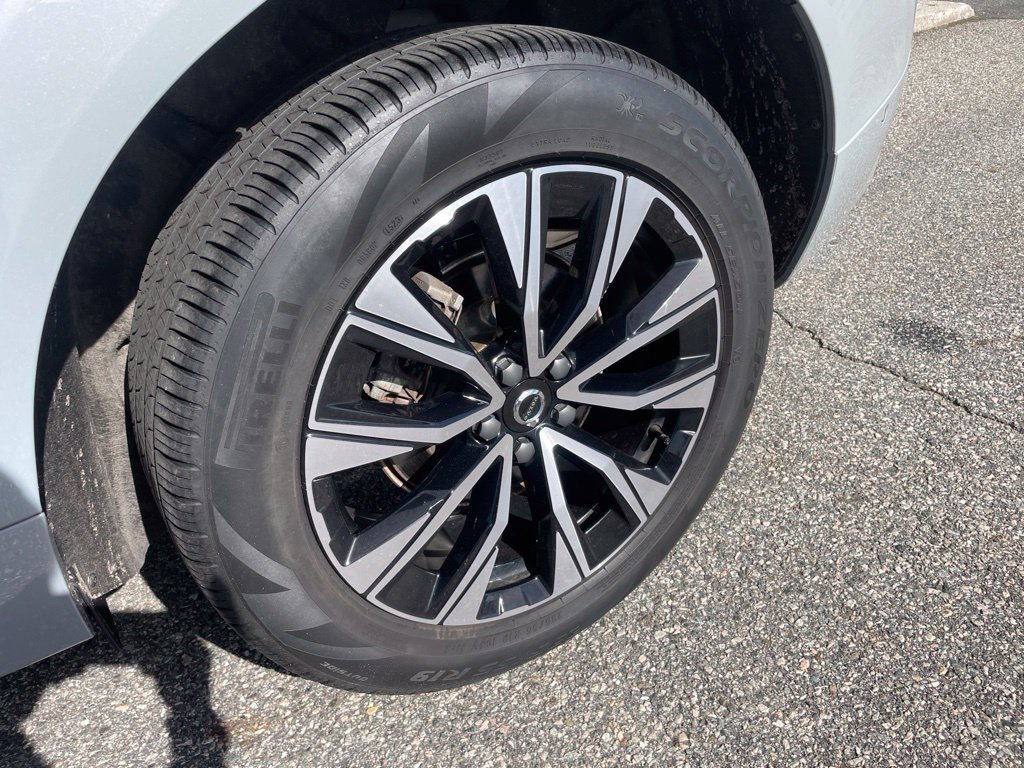 Certified 2024 Volvo XC60 B5 Plus w/ Climate Package AWD/4WD image 10