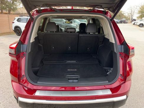 Used 2025 Nissan Rogue Platinum w/ Platinum Premium Package image 28