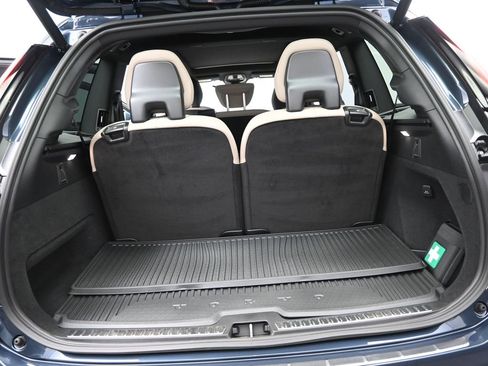 New 2026 Volvo XC90 B6 Plus w/ Protection Package Premier image 18