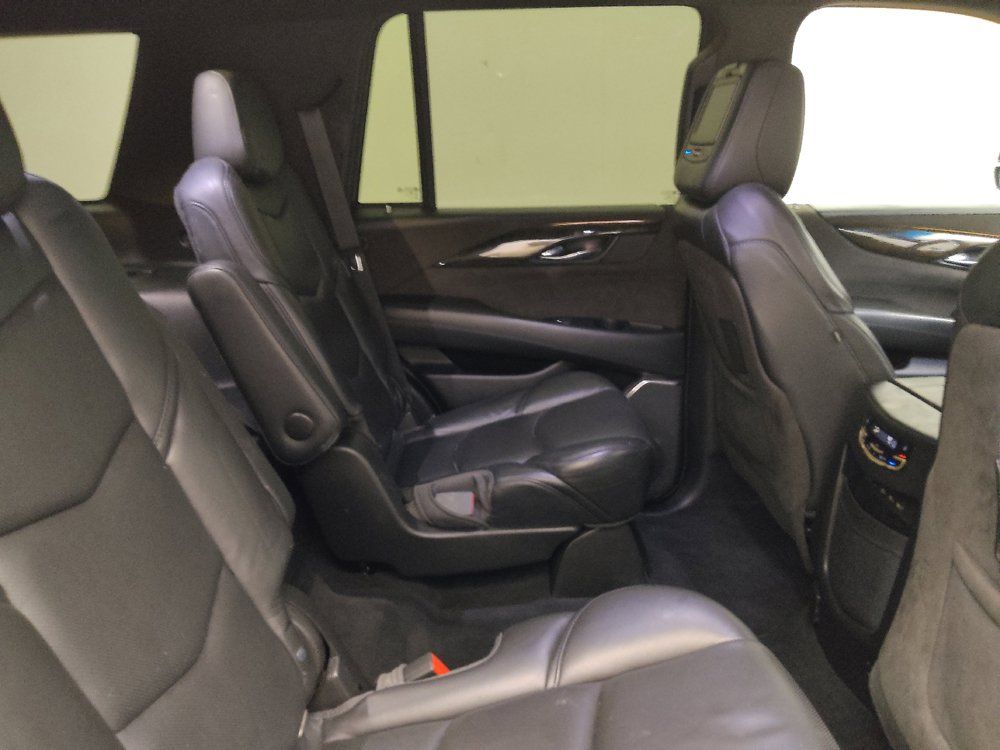 Used 2018 Cadillac Escalade Platinum RWD image 19