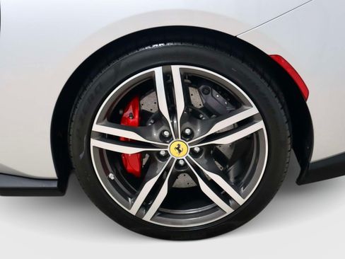 Certified 2019 Ferrari Portofino RWD image 9