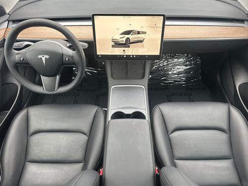 Used 2023 Tesla Model 3 Standard Range image 13