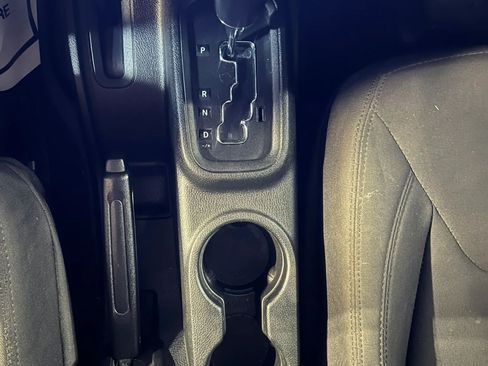 Used 2018 Jeep Wrangler Unlimited Sport S AWD/4WD image 17