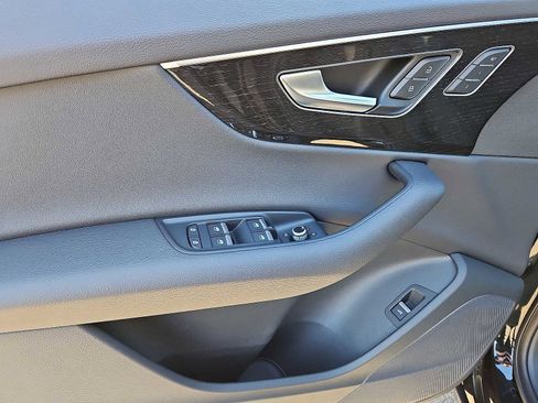 Used 2025 Audi Q7 2.0T Premium w/ Convenience Package image 10