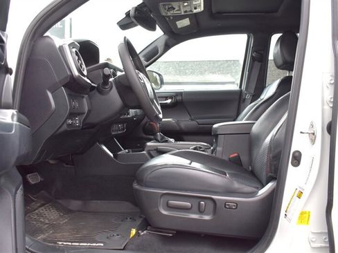Used 2020 Toyota Tacoma TRD Pro AWD/4WD image 10