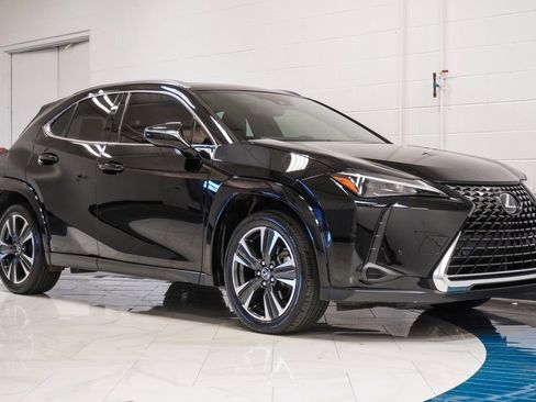 Used 2024 Lexus UX 250h AWD w/ Premium Package image 5