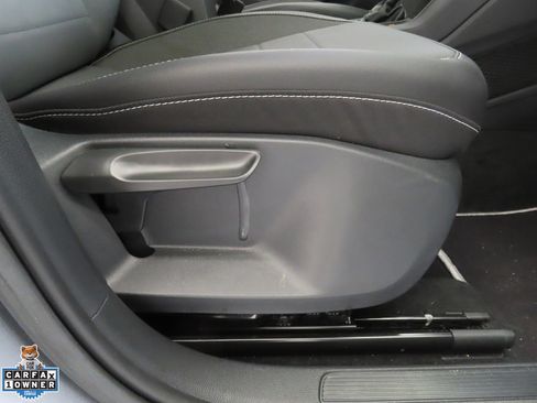 Used 2023 Volkswagen Taos SE w/ Panoramic Sunroof Package FWD image 28