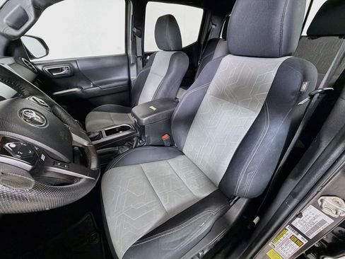 Used 2023 Toyota Tacoma TRD Off-Road w/ Black Out Package (TMS) AWD/4WD image 12