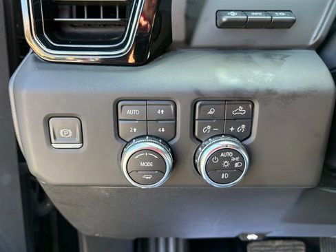 Used 2023 GMC Sierra 1500 AT4 w/ Technology Package image 25