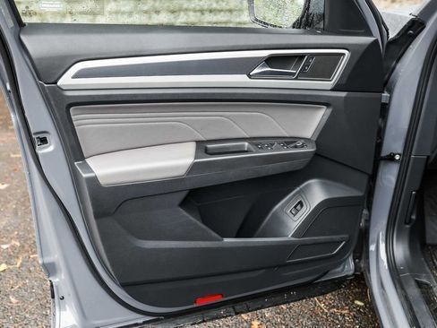 Used 2023 Volkswagen Atlas Cross Sport SEL image 21