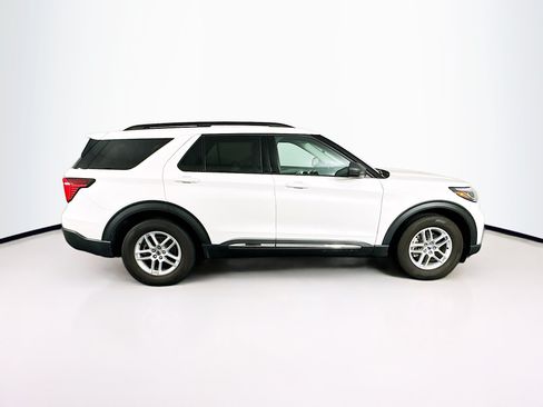 Used 2025 Ford Explorer Active w/ Active Comfort Package RWD image 10