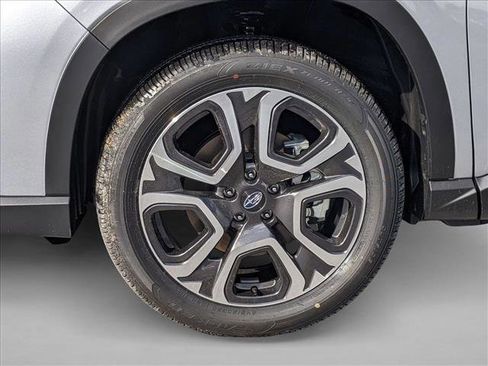 New 2025 Subaru Ascent Limited image 9