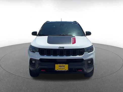Used 2025 Jeep Compass Trailhawk AWD/4WD image 4