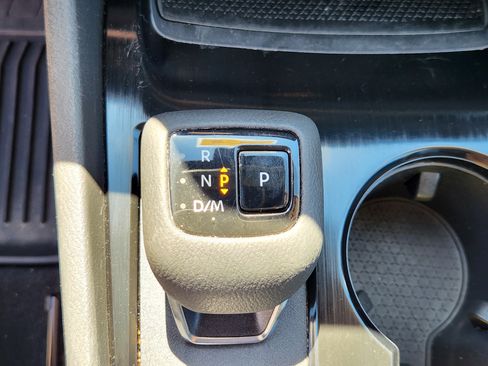 Certified 2022 Nissan Rogue SV w/ SV Premium Package AWD/4WD image 12