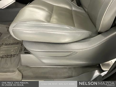 Used 2019 Lincoln Navigator L Select RWD image 25