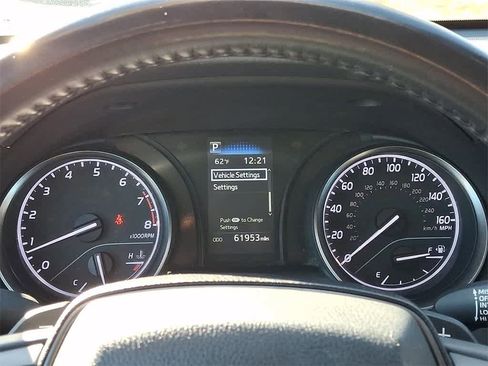 Used 2023 Toyota Camry SE image 15