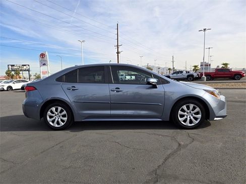 Certified 2025 Toyota Corolla LE image 3