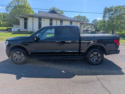 Used 2023 Ford F150 Lightning Lariat w/ Equipment Group 511A High image 3