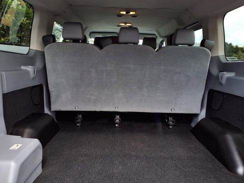 Used 2018 Ford Transit 150 XL image 17