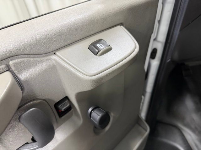 Used 2019 Chevrolet Express 2500 RWD image 15