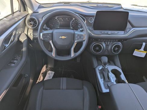 New 2025 Chevrolet Blazer LT w/ Convenience Package image 4