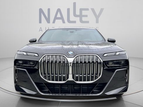 Used 2026 BMW 750e xDrive AWD/4WD image 5