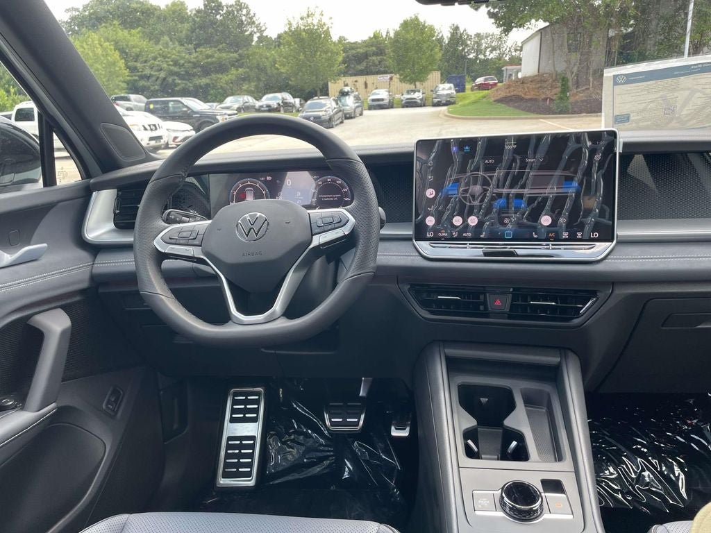 New 2026 Volkswagen Tiguan SE R-Line FWD image 28