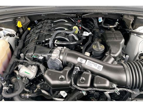 Used 2023 Jeep Grand Cherokee Altitude AWD/4WD image 31