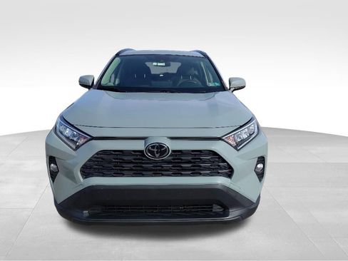 Used 2020 Toyota RAV4 XLE w/ Convenience Package AWD/4WD image 2