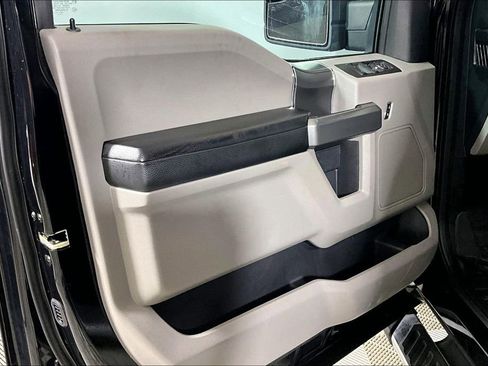 Used 2016 Ford F150 XLT w/ Equipment Group 302A Luxury image 15