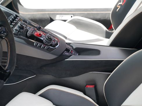 Used 2020 Lamborghini Aventador SVJ AWD/4WD image 39