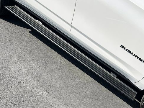 Used 2024 Chevrolet Suburban High Country image 22