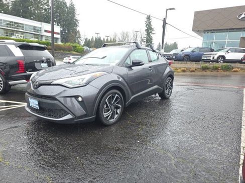 Used 2022 Toyota C-HR Limited image 3