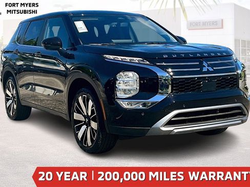 New 2025 Mitsubishi Outlander SE image 1