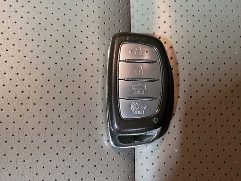 Used 2019 Hyundai Elantra Value Edition image 32